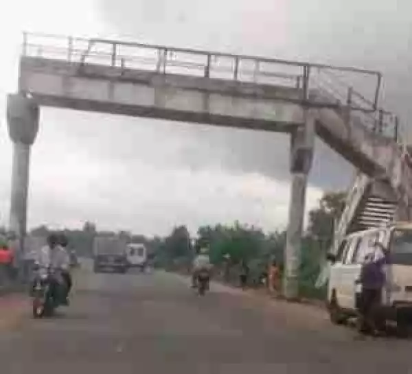 Shocking Photos Of Pedestrian Bridge Banging Dangerously In Ikire